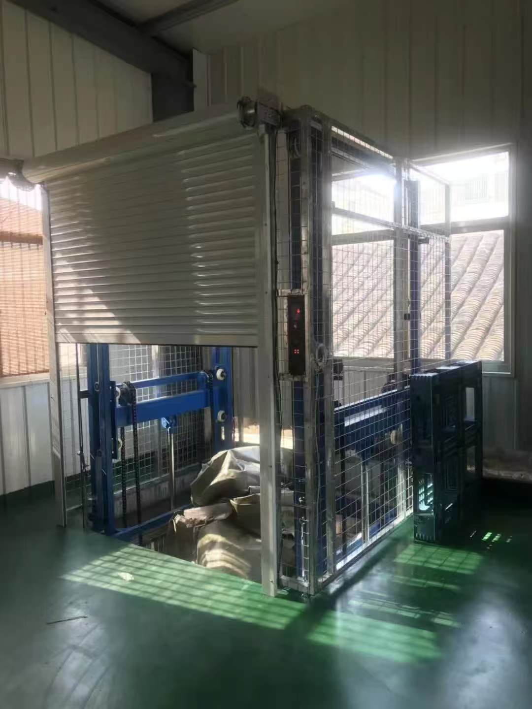 液壓升降貨梯,導(dǎo)軌鏈條式